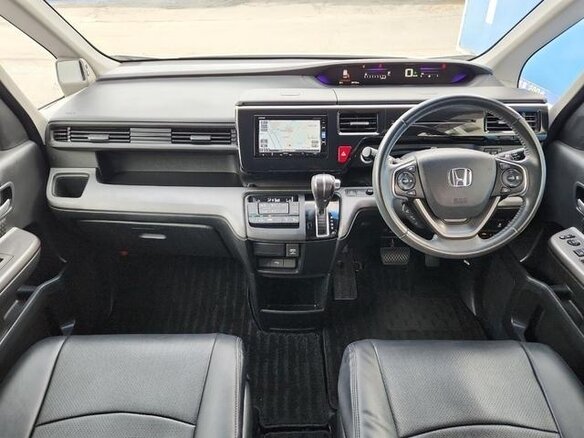 2019 Honda Stepwgn Spada V Рестайлинг, белый, 1650000 рублей - вид 5