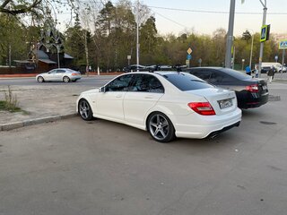 2011 Mercedes-Benz C-Класс 180 BlueEFFICIENCY III (W204) Рестайлинг, белый, 1490000 рублей, вид 3