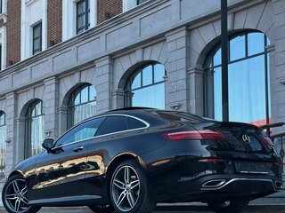 2019 Mercedes-Benz E-Класс 200 V (W213, S213, C238), чёрный, 3990000 рублей, вид 1