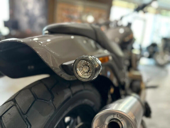 2024 Harley-Davidson Fat Bob, серый, 3250000 рублей - вид 6