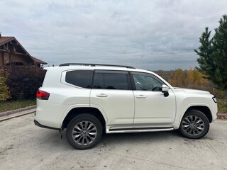 2022 Toyota Land Cruiser 300 Series, белый, 11500000 рублей, вид 2