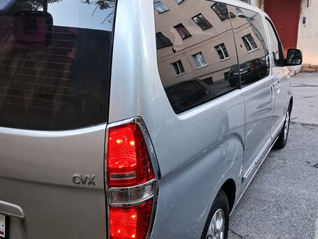2010 Hyundai Grand Starex, серебристый, 1950000 рублей, вид 5