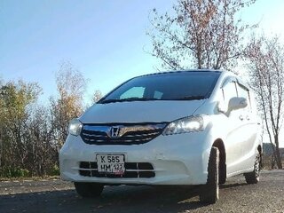 2013 Honda Freed I Рестайлинг, белый, 1399999 рублей, вид 2
