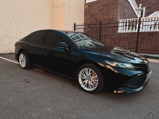 2019 Toyota Camry VIII (XV70), чёрный, 3000000 рублей, вид 3