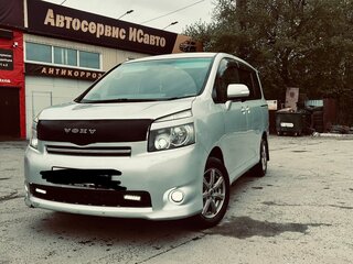 2009 Toyota Voxy II (R70), серый, 950000 рублей, вид 2