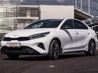 2021 Kia Cerato IV Рестайлинг, белый, 2000000 рублей, вид 2