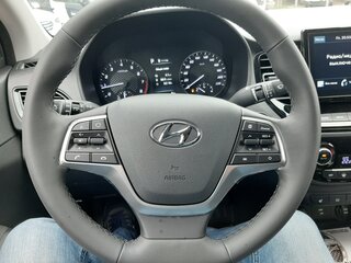 2020 Hyundai Solaris II Рестайлинг, белый, 2200000 рублей, вид 5