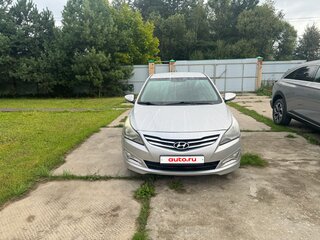 2014 Hyundai Solaris I Рестайлинг, серебристый, 750000 рублей, вид 2