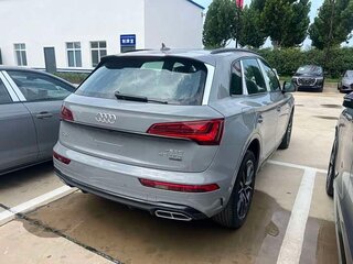 2026 Audi Q5 L 45 TFSI II (FY) Рестайлинг, серебристый, 5054444 рублей, вид 3