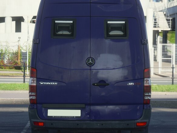 2013 Mercedes-Benz Sprinter, синий, 3000000 рублей - вид 3