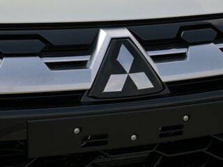 2025 Mitsubishi Montero Sport III Рестайлинг, белый, 7347426 рублей, вид 3