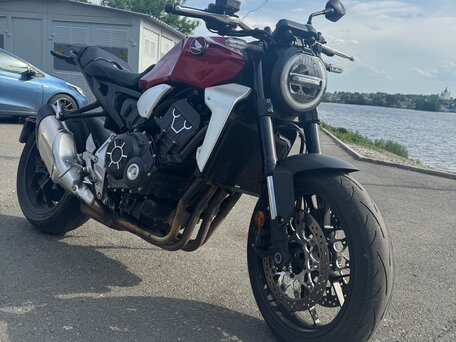 2020 Honda CB 1000R, красный, 999999 рублей, вид 4