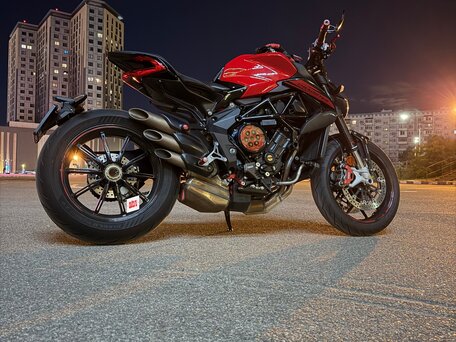 2021 MV Agusta Dragster 800, красный, 1100000 рублей, вид 1