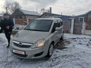 2010 Opel Zafira B Рестайлинг, бежевый, 900000 рублей, вид 2