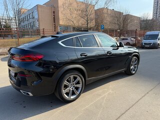 2020 BMW X6 40i III (G06), чёрный, 7350000 рублей, вид 4