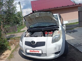 2006 Toyota Vitz II (XP90), белый, 450000 рублей, вид 3