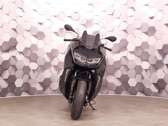 2024 BMW C 400 GT, чёрный - вид 4