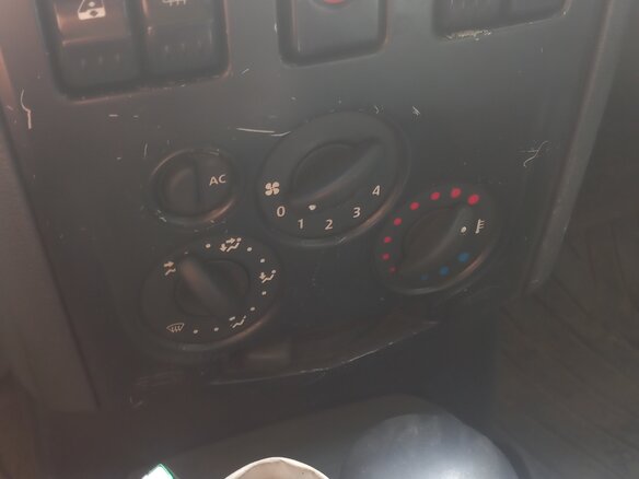 2006 Renault Logan I, серый, 220000 рублей - вид 9