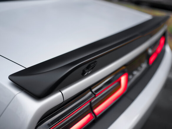 2019 Dodge Challenger III Рестайлинг 2, серебристый - вид 14