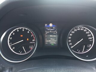 2018 Toyota Camry VIII (XV70), белый, 3800000 рублей, вид 3