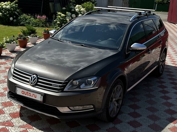 2012 Volkswagen Passat Alltrack B7, коричневый, 2000002 рублей - вид 2