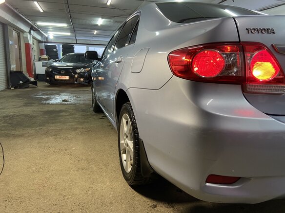 2011 Toyota Corolla X (E140, E150) Рестайлинг, голубой - вид 6