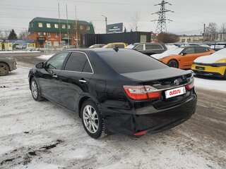 2016 Toyota Camry VII (XV50) Рестайлинг, чёрный, 2200000 рублей, вид 3