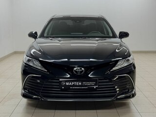 2021 Toyota Camry VIII (XV70) Рестайлинг, чёрный, 3470000 рублей, вид 2