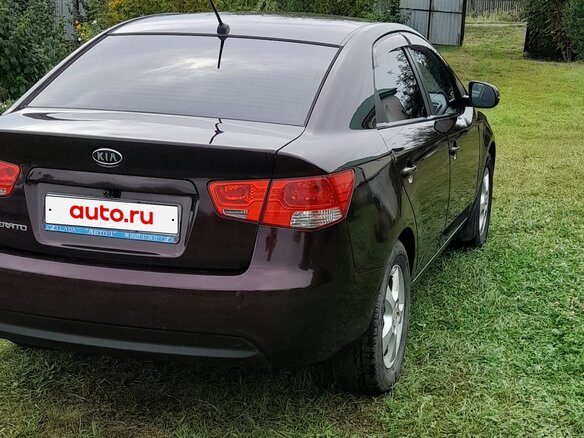 2010 Kia Cerato 6-speed II, пурпурный, 600000 рублей - вид 5