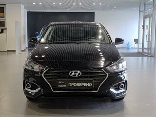 2017 Hyundai Solaris II, чёрный, 990000 рублей, вид 2