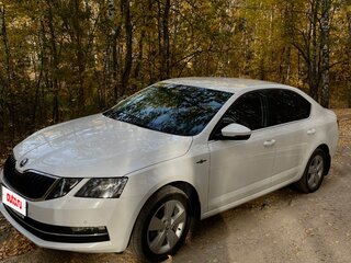 2018 Skoda Octavia III (A7) Рестайлинг, белый, 1935000 рублей, вид 3