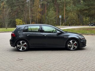 2017 Volkswagen Golf GTI VII, чёрный, 1750000 рублей, вид 3