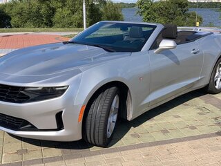 2018 Chevrolet Camaro 8-speed VI Рестайлинг, серебристый, 2050000 рублей, вид 4