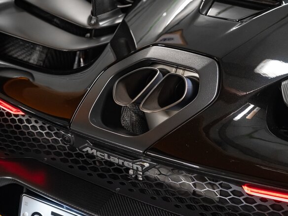 2019 McLaren Senna, оранжевый, 130000000 рублей - вид 17