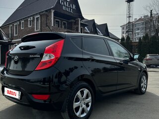 2013 Hyundai Solaris I, чёрный, 995000 рублей, вид 5