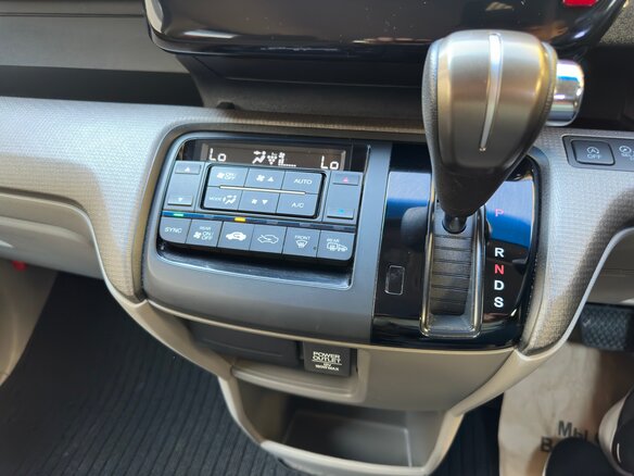 2017 Honda Stepwgn V, чёрный, 2500000 рублей - вид 31