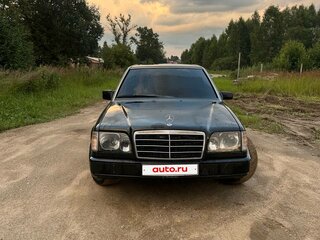 1994 Mercedes-Benz E-Класс 220 I (W124), чёрный, 310000 рублей, вид 1