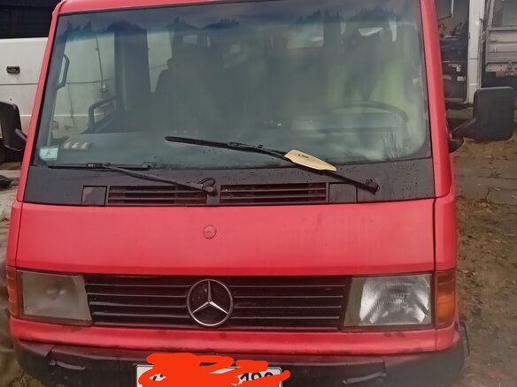 1992 Mercedes-Benz MB 100, красный, 500000 рублей - вид 9
