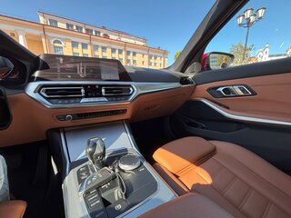 2021 BMW 3 серии 330i xDrive VII (G2x), красный, 2887448 рублей, вид 4
