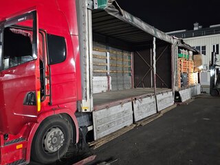 2004 Scania 4-Series, красный, 2700000 рублей, вид 4