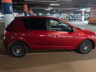 2014 Renault Sandero II, красный, 500000 рублей, вид 4