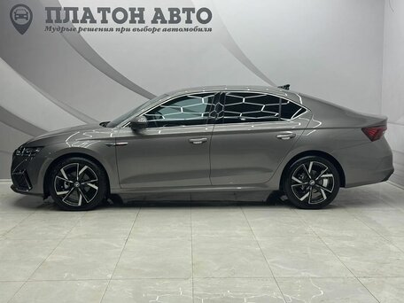 2025 Skoda Octavia IV (A8), серый, 2829000 рублей, вид 4