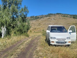 1996 Nissan Serena I (C23), белый, 230000 рублей, вид 1