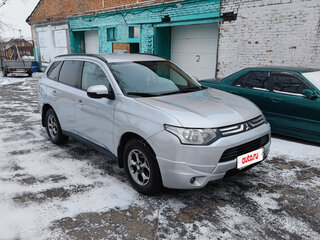 2013 Mitsubishi Outlander III, серебристый, 1230000 рублей, вид 3