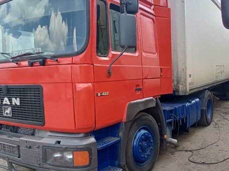 1995 MAN F 2000, красный, 1300000 рублей, вид 3