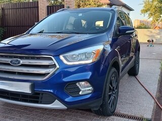 2017 Ford Kuga II Рестайлинг, синий, 1350000 рублей, вид 1