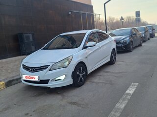 2015 Hyundai Solaris I Рестайлинг, белый, 760000 рублей, вид 1