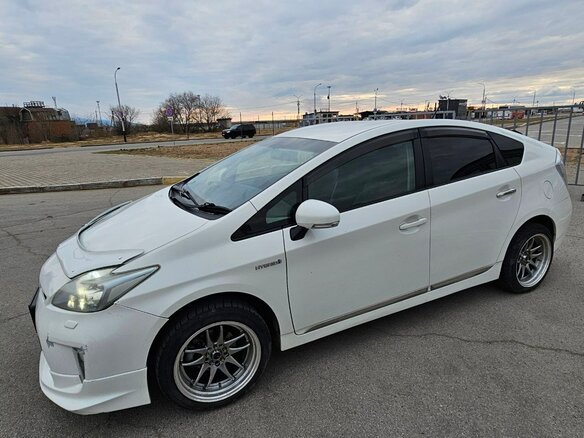 2010 Toyota Prius III (XW30), белый, 860000 рублей - вид 7