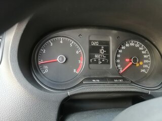 2020 Volkswagen Polo V Рестайлинг, белый, 1000000 рублей, вид 2
