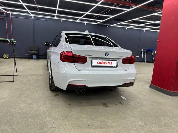 2016 BMW 3 серии 320i xDrive VI (F3x) Рестайлинг, белый, 2300000 рублей - вид 3